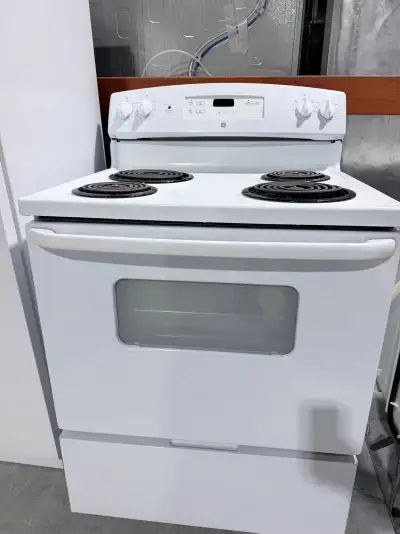 cuisinière fonctionne bien 125$ possibilité de livraison , View more