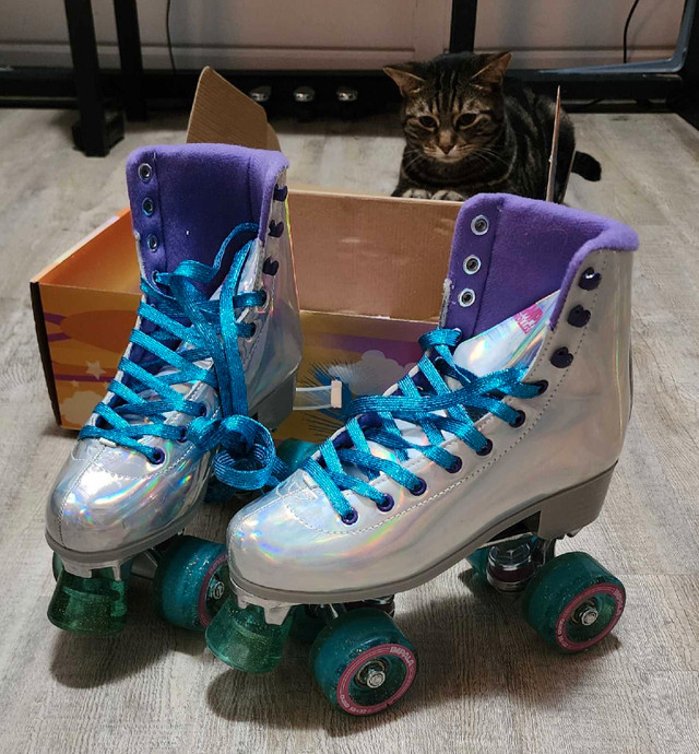 Women's roller skates in Skates & Blades in Edmonton - Image 3