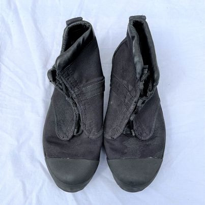 DUI ROCK BOOTS - VERY USED SIZE 8 in Water Sports in Edmonton