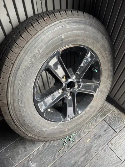 2023 Jeep JL tire and rim balanced, tpms , ready to install , 99% tread remaining .