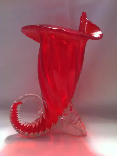 A BEAUTIFUL VINTAGE CHALET VASE IN RED CORNUCOPIA STYLE THERE IS SOME UNEVENESS ON ONE OF THE FEET I...
