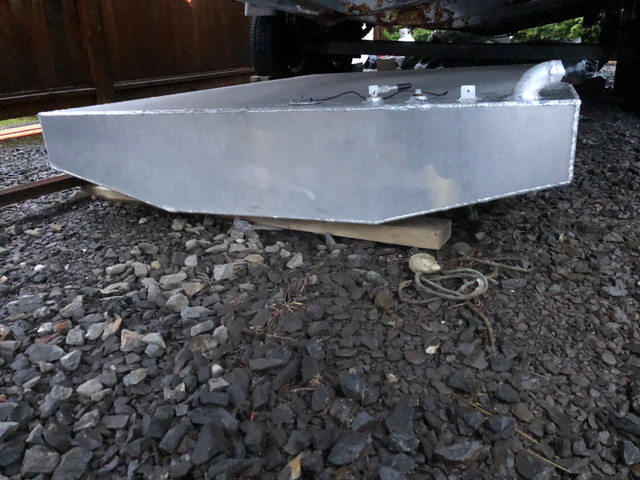 Welded Fuel Tank in Fishing, Camping & Outdoors in Terrace - Image 2