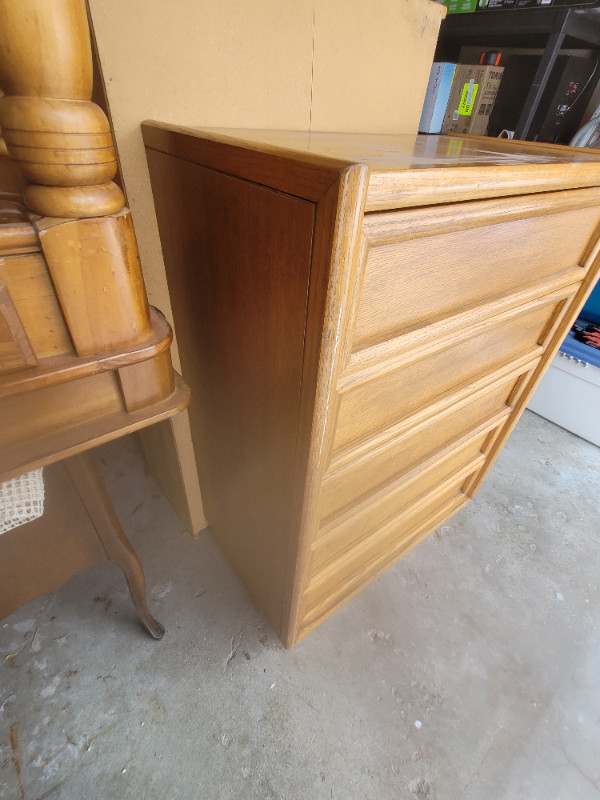 Highboy Dresser and Night Stand in Dressers & Wardrobes in Winnipeg - Image 4