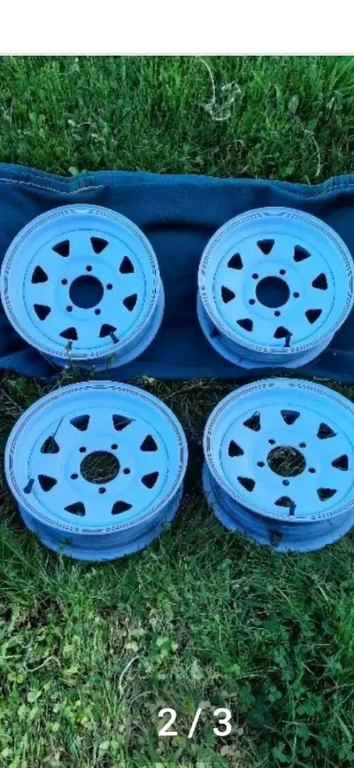 Rimes 13 pouces je demande 160.00 pour les 4 . Pour plus d'information demande Alain au 819 517 8827...