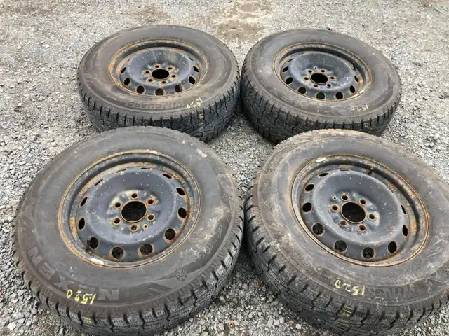 #1520 4 Pneus d'hiver NEXEN WIN GUARD SPIKE SUV 265/70R17 in Tires & Rims in Longueuil / South Shore - Image 3