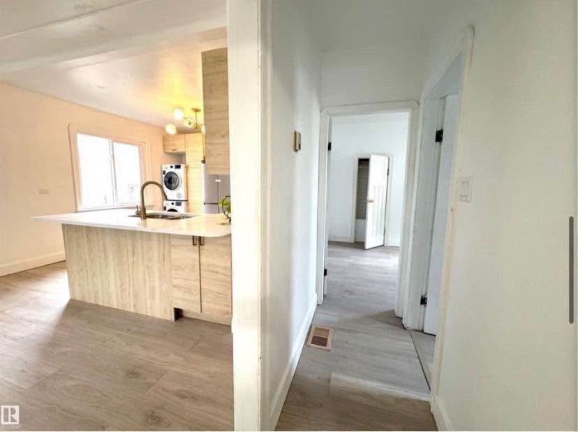 2 bedroom house with garage and yard 4