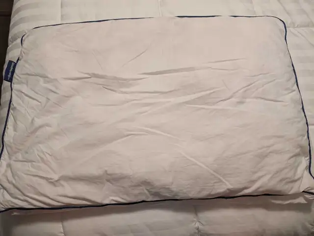 GoodMorning.com  Adjustable Pillow in Bedding in St. Catharines - Image 5