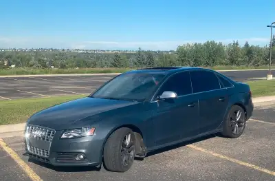Get ready to experience the thrill of driving with this well-maintained 2011 Audi S4, boasting 198,4...