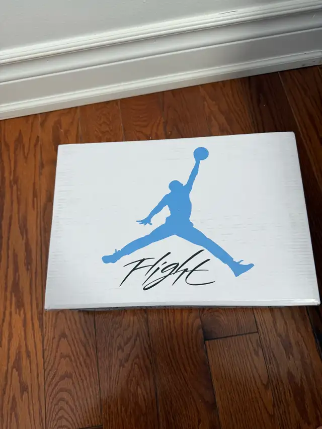 Jordan 4s university blue in Men's Shoes in Oshawa / Durham Region - Image 5
