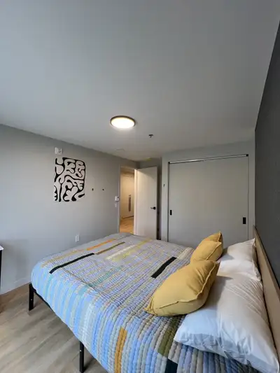 APPARTEMENT MEUBLÉ À LOUER – DISPONIBLE JUILLET 2025 Situé sur le boulevard des Récollets, à quelque...