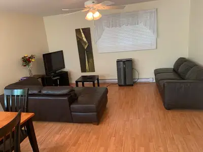 Chambre à louer dans une maison propre à Gatineau. Quartier côte d'Azur. Internet, lit et armoires f...