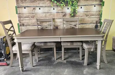 Dining / Kitchen Table , View more