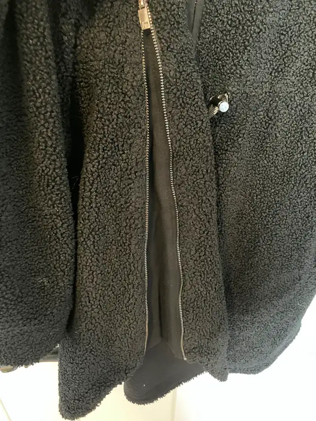 Maternity fleece jacket in Women's - Maternity in Calgary - Image 4