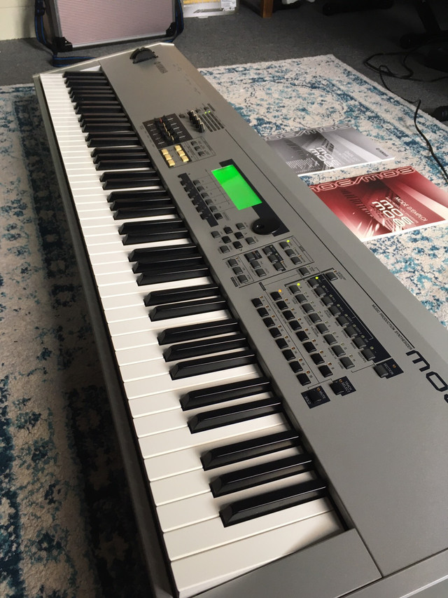 Yamaha MO8 Mo8 Workstation Synthesizer Very Good dans Pianos et claviers  à Saguenay - Image 3
