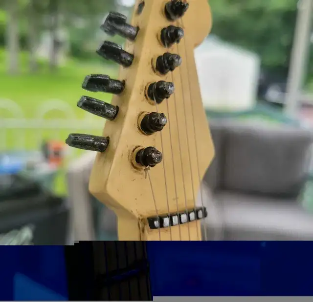 Banque guitare style Fender Strat"RARE" in Guitars in Sherbrooke - Image 8