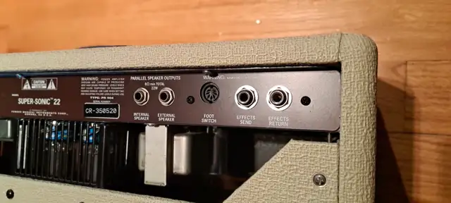 Fender Super-Sonic 22 2-Ch. 22W Head w/FootSwitch+Cover!+Reverb! in Amps & Pedals in City of Montréal - Image 6