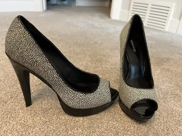 Variety of High Heels (size 6-7) in Women's - Shoes in Calgary - Image 6
