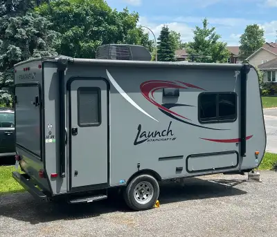 Or best offer! Good condition, sleeps max 7, two queen size beds, une double and one single. 3500 lb...