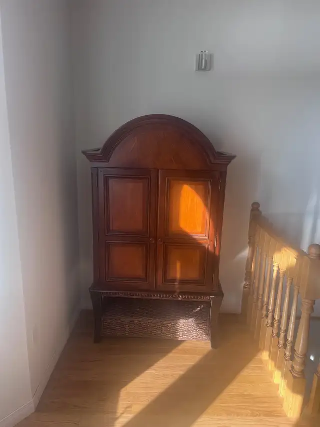 TV console or dresser in TV Tables & Entertainment Units in Kelowna - Image 2