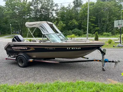 Magnifique Princecraft Super Pro 176 SE en excellente condition, prêt à naviguer. Bateau polyvalent,...