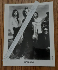 5. BON JOVI PROMO BLACK & WHITE 8 X 10 INCHES GLOSSY PHOTO 1995!