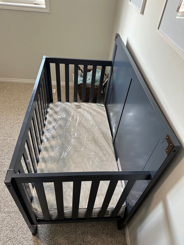 Navy blue adjustable height crib in Cribs in St. Albert - Image 3