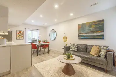 About this space Step into a bright, airy, newly updated one-bedroom garden suite in the Capitol Hil...