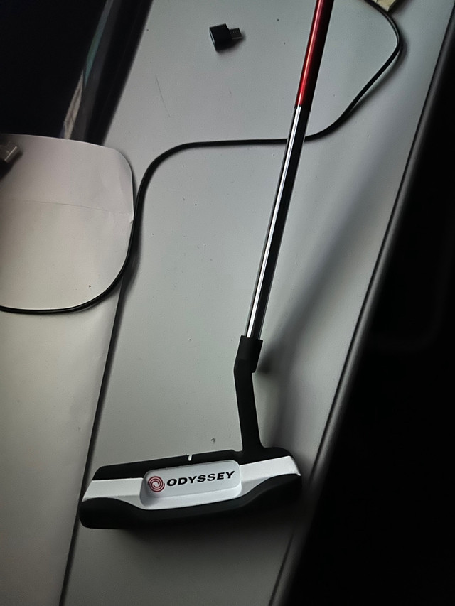 Odyssey white hot versa one in left hand(brand new never used) in Golf in St. John's - Image 4
