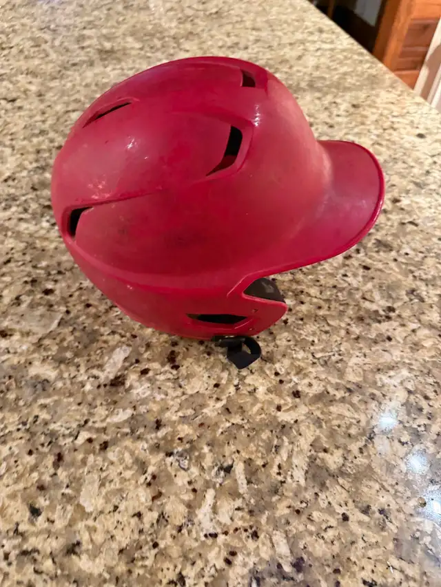Easton Baseball Batting Helmet • Only $10 •size 6.5-7.5 in Baseball & Softball in Oakville / Halton Region - Image 5