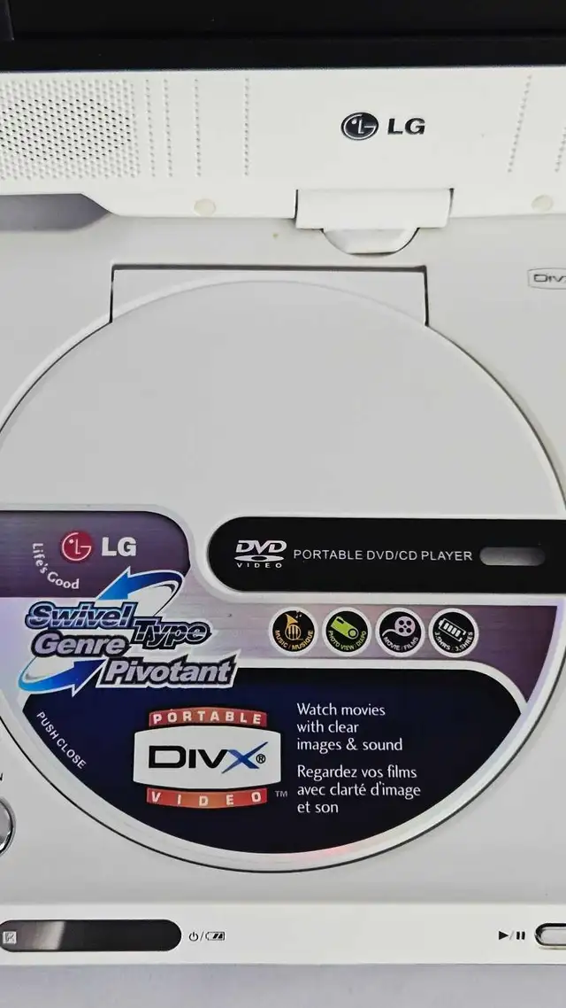 LG Portable DVD Player Model: LPA-735  7"- Screen- PLS. READ DES in General Electronics in City of Montréal - Image 5
