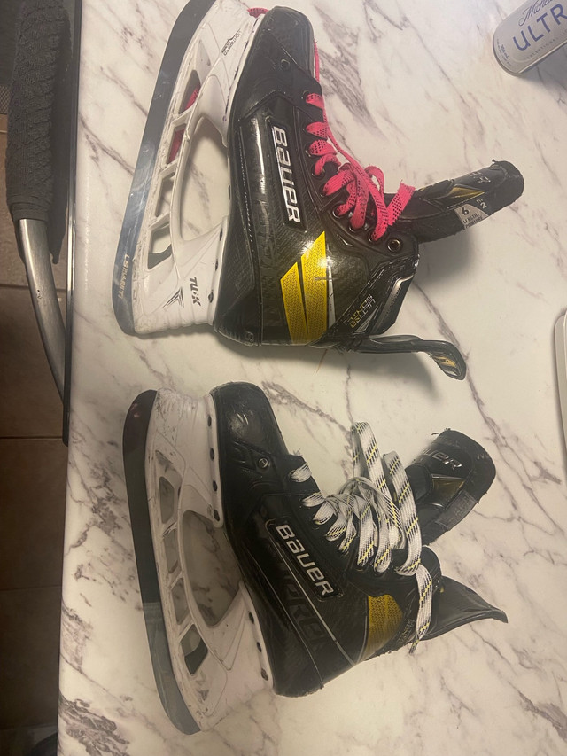 Bauer Supreme Ultrasonic Size 6 Fit 2 in Hockey in Sudbury - Image 2