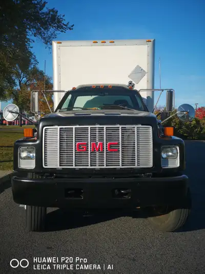 ‼️NÉGOCIABLE‼️ Camion GMC C8500 1999 en bonne condition avec 482 000 km, prix négociable - Moteur CA...