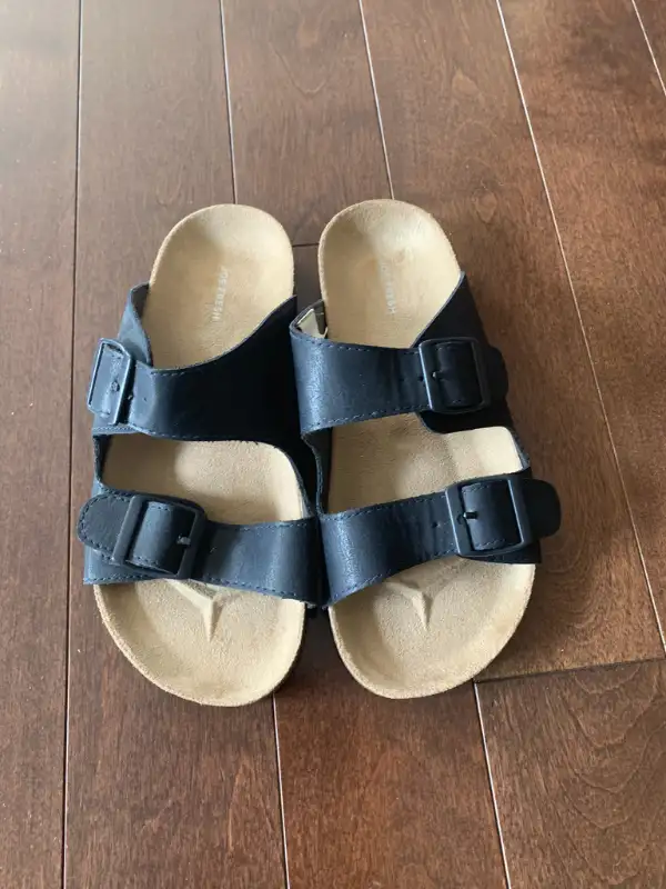 Boy size 3 slippers on sale - Brand New (Joe Fresh) in Kids & Youth in St. Albert - Image 4