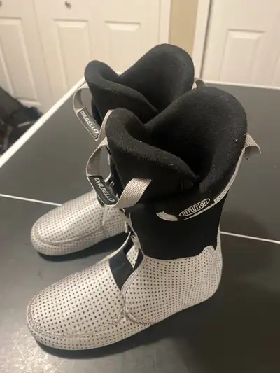 Intuition ski boot liner, size 27.5. Used 2 times, never heat molded and in excellent “like new” con...
