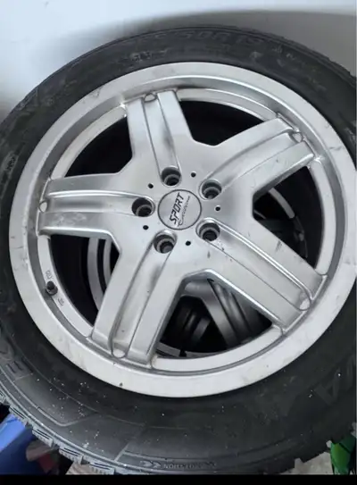 Selling 4 winter tires and rims 19 inch Range Rover HSE sport 2012 MINERVA brand Bolt pattern is 5x1...