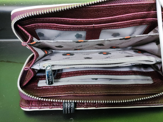 Magnolia Vegan Wallet  in Women's - Bags & Wallets in Red Deer - Image 4