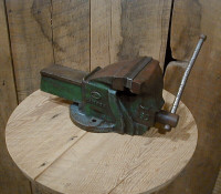 Antique RAE 60 vise for sale.  Made in Canada.  Green