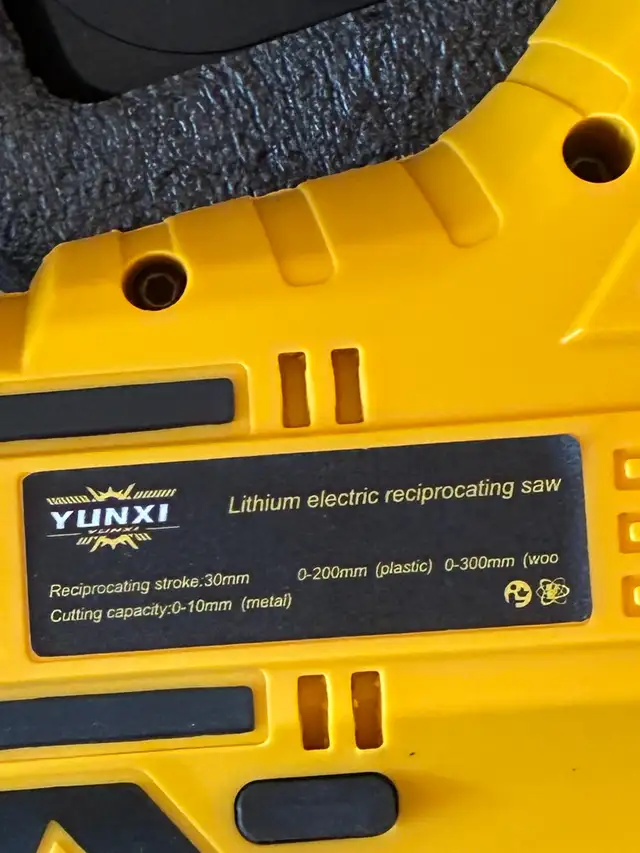 YUNXI Lithium Eledtric Reciprocating Saw with 2 Li-Ion batteries in Power Tools in Mississauga / Peel Region - Image 4