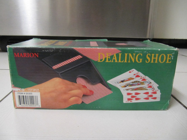 Marion Dealing Shoe With 4 Decks Of Vintage BeePoker Cards 1990s in Arts & Collectibles in Mississauga / Peel Region - Image 2