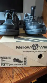 Mellow Walk safety shoes size 9