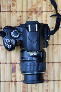 Nikon slr digital camera D40 with Nikon AF-S Nikkor 18-55mm 1:3.