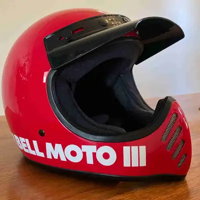 Brand new, never worn iconic bell moto 3 helmet. Size XL