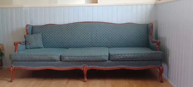 antique couch and chair in Couches & Futons in Kingston - Image 3