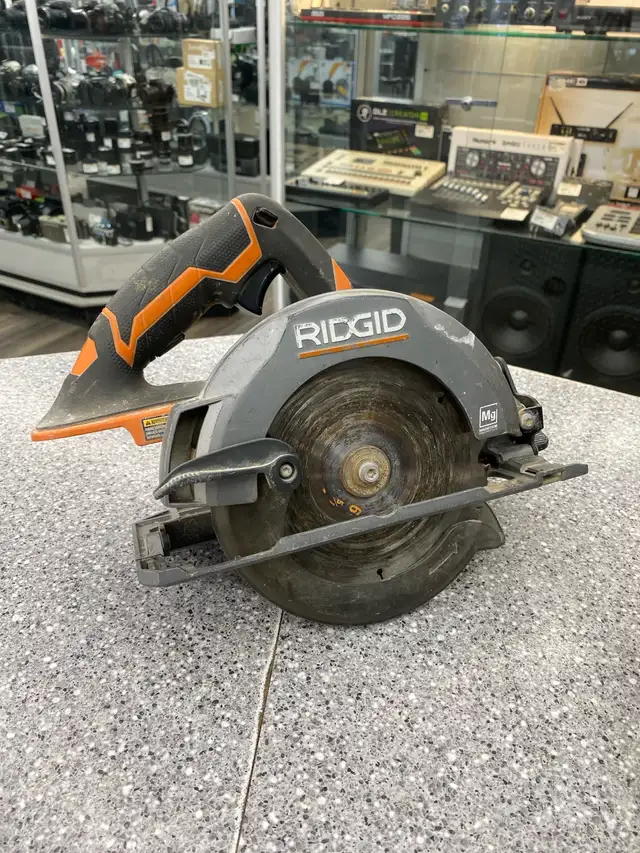 Ridgid Cordless Circular Saw R8651  6 1/2” in Power Tools in City of Toronto - Image 4