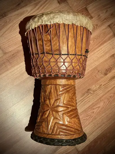 Superbe Djembe professionnel ,, View more