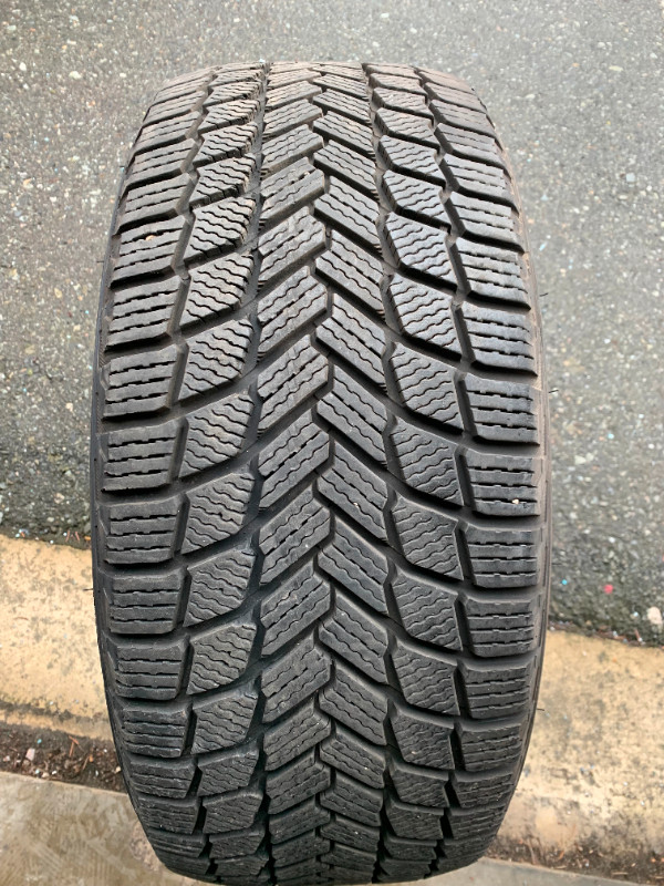 1 X single 245/45/19 M+S Michelin X-Ice Snow with 90% tread in Tires & Rims in Delta/Surrey/Langley