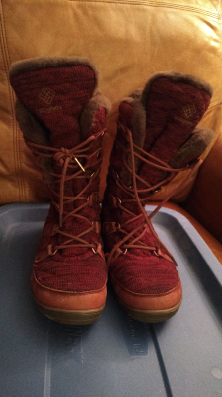 Women's Sneakers, Winter boots & Sandals/Water shoes in Women's - Shoes in Edmonton - Image 5