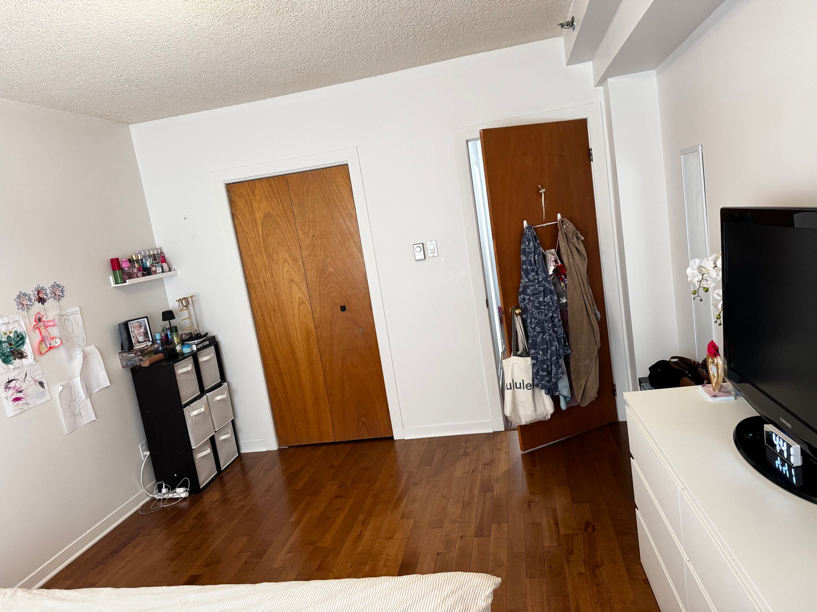 5510 Av. Robinson — photo 2