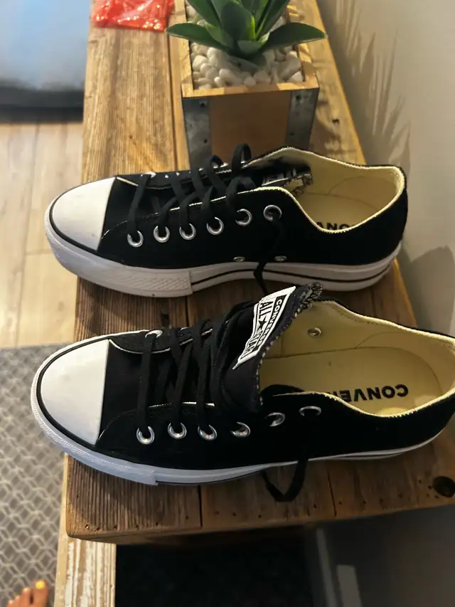 Converse Chuck Taylor’s in Women's - Shoes in Kitchener / Waterloo - Image 4