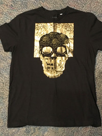 New,  Women’s,  Guess brand, T-Shirt for Sale